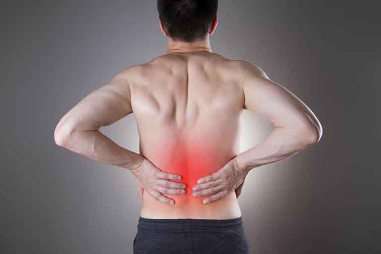 Khi bị đau 2 bên lưng, người bệnh không nên chủ quan