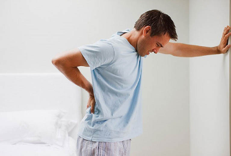 Chấn thương là một trong số các nguyên nhân gây ra tình trạng đau lưng lan xuống chân
