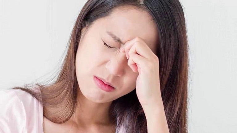 Mất ngủ kéo dài thường gây ra đau đầu cho người bệnh