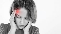 Bệnh đau đầu migraine khiến người bệnh luôn mệt mỏi, ủ rũ