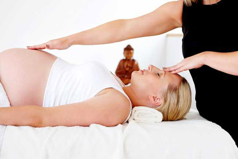 Massage, day ấn là cách khắc phục cơn đau đầu đơn giản mà hiệu quả