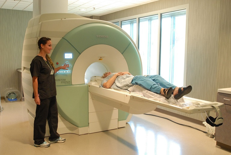 Chụp MRI là một trong những phương pháp xác định nguyên nhân đau đầu