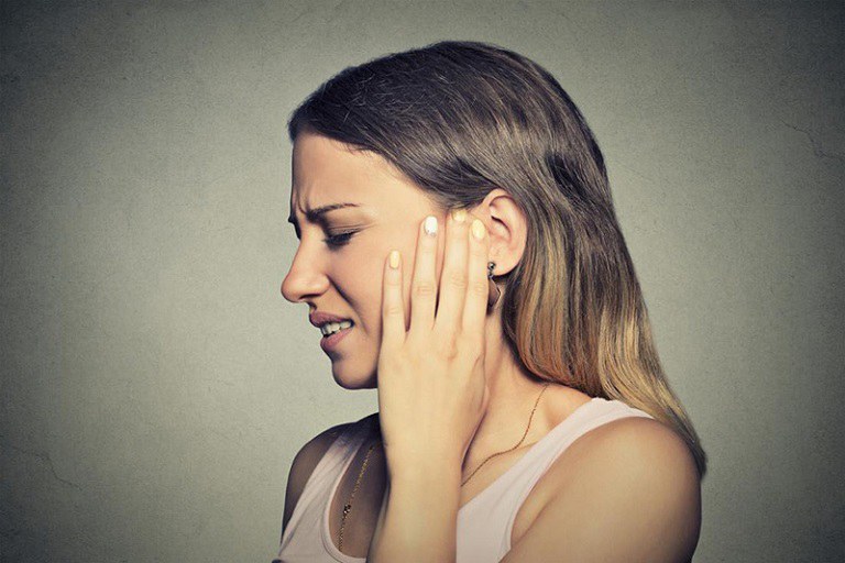 Bệnh lý có thể gây ra tình trạng giảm thính giác và ù tai