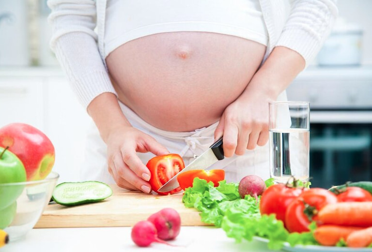 Chế độ dinh dưỡng đầy đủ sẽ giúp mẹ bầu phòng ngừa nguy cơ mắc tai biến sản khoa