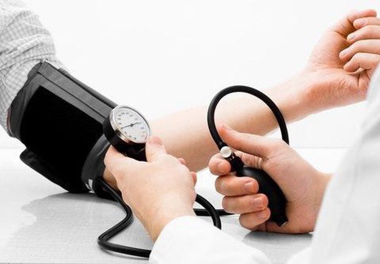 Người già bị huyết áp cao sẽ có nguy cơ cao mắc phải bệnh tai biến