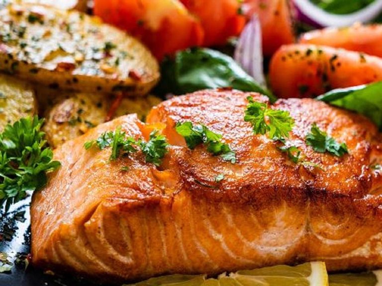 Ăn cá thường xuyên giúp giảm xơ vữa trong thành mạch máu