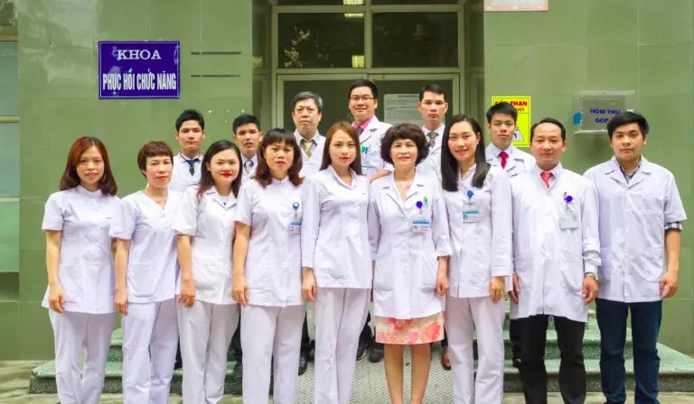 Đội ngũ y bác sĩ của Bệnh viện Việt Đức