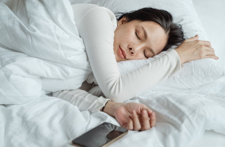 Ngủ đủ giấc giúp ích rất nhiều cho việc giảm béo không cần tập thể dục