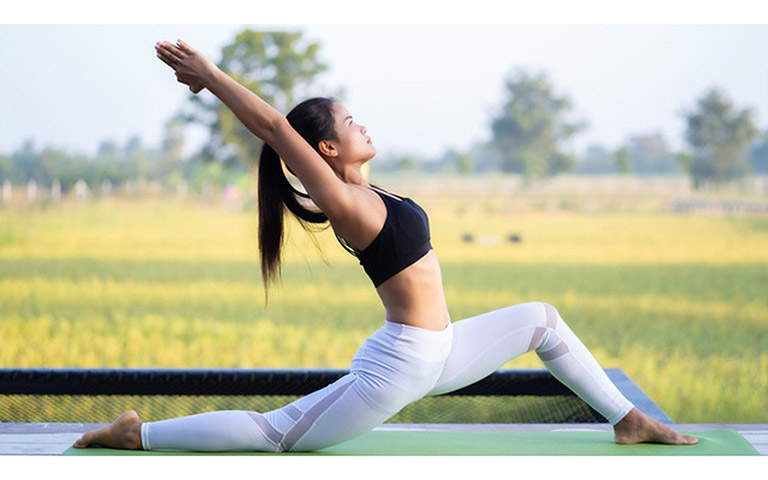 Các bài tập yoga cũng giúp chị em giảm mỡ bụng dưới hiệu quả
