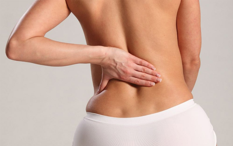 Bấm huyệt Bể Quan giúp giảm đau lưng hiệu quả