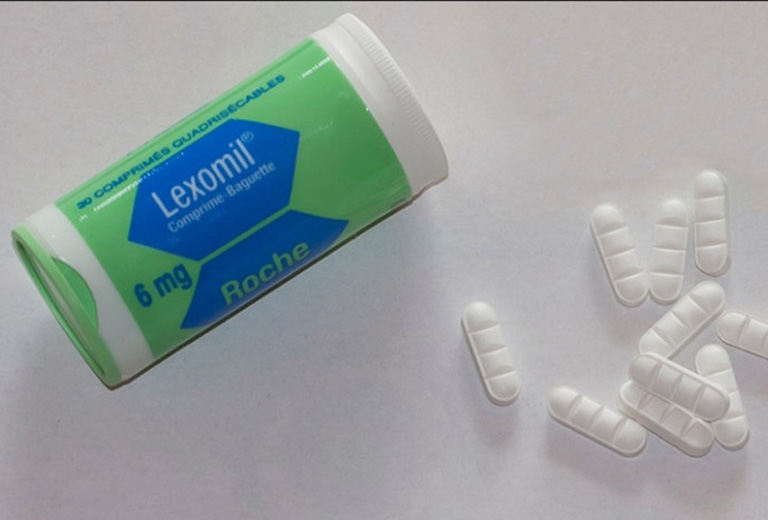 Thuốc ngủ 4 khía Lexomil được sử dụng trong điều trị mất ngủ cho người bệnh