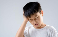 Đau đầu ở trẻ em: Nguyên nhân, triệu chứng và cách điều trị