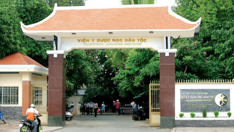 Viện Y dược học dân tộc có địa chỉ tại Phú Nhuận