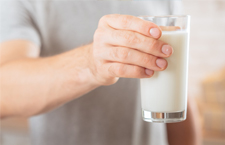 Thoát Vị Đĩa Đệm Nên Uống Sữa Gì Để Cải Thiện Bệnh Tốt?