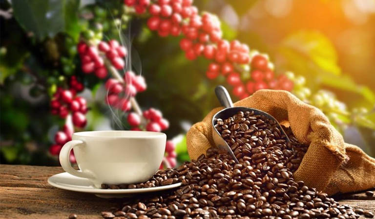 Đồ uống có chứa caffein có khả năng làm tăng huyết áp nhanh chóng