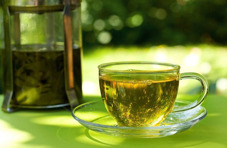 Tụt huyết áp nên uống trà xanh